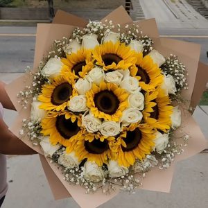 BUCHON 9 GIRASOLES 24 ROSAS